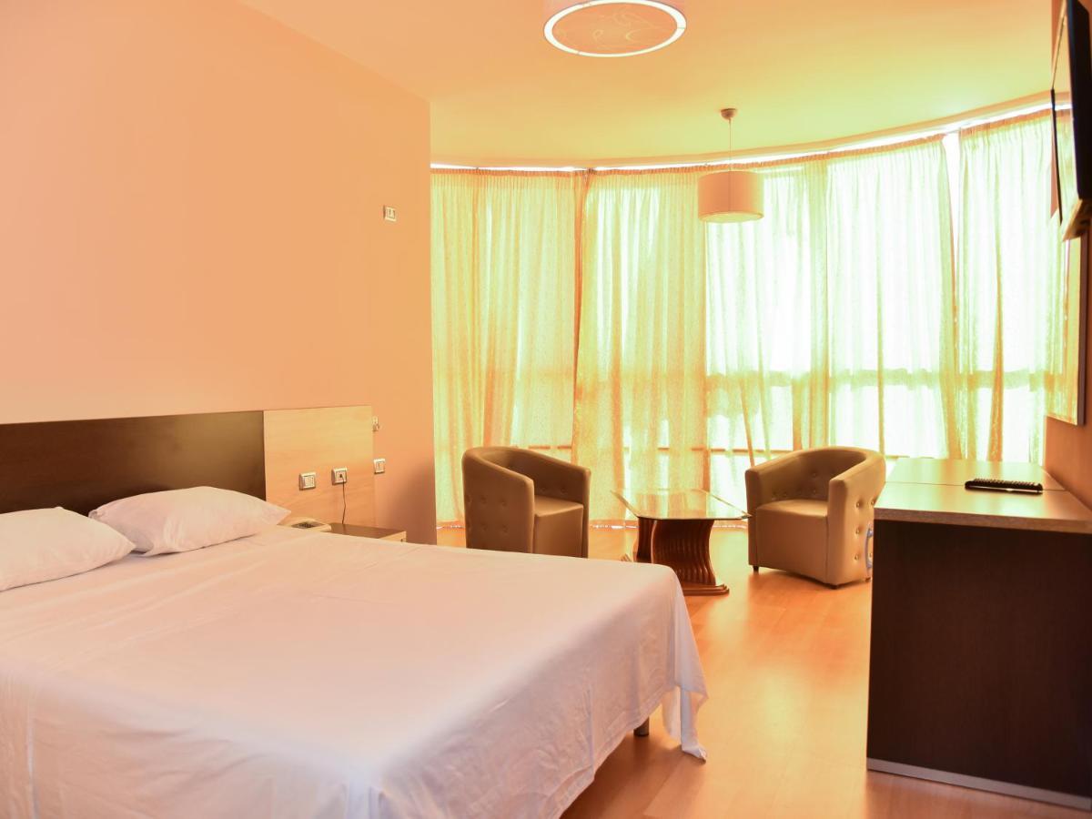 Hotel Continental Durrës 外观 照片