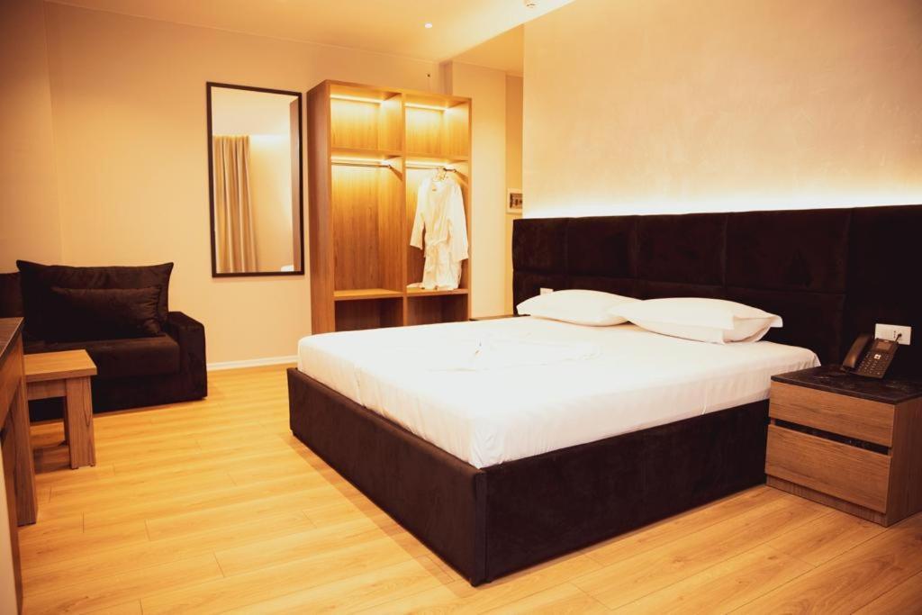 Hotel Continental Durrës 外观 照片