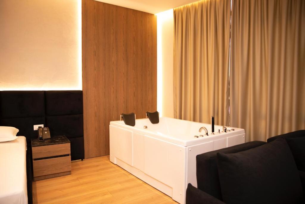 Hotel Continental Durrës 外观 照片