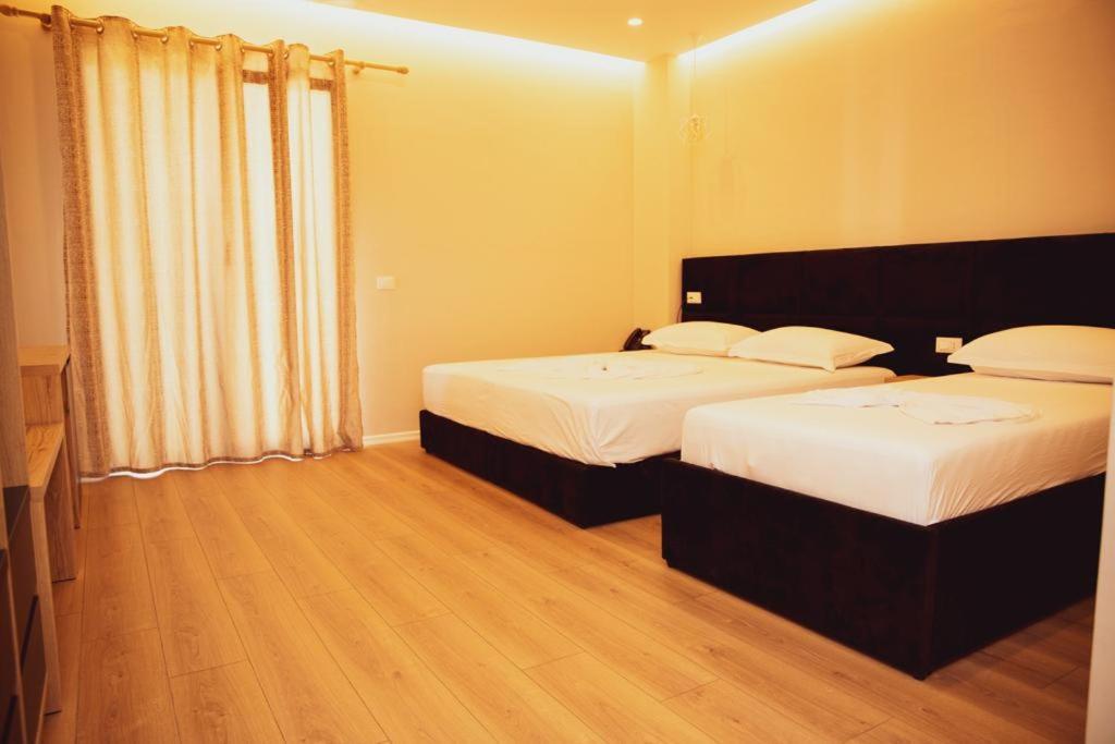 Hotel Continental Durrës 外观 照片