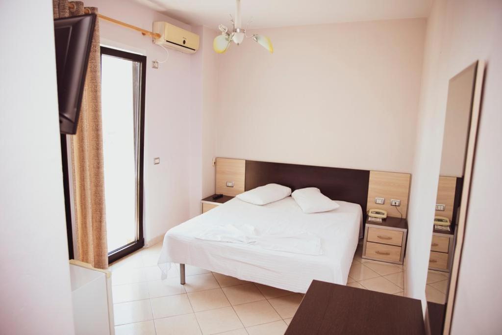 Hotel Continental Durrës 外观 照片